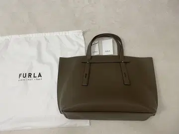 택 포함 새상품 FURLA GIOVE 토트백 보관 주머니 포함