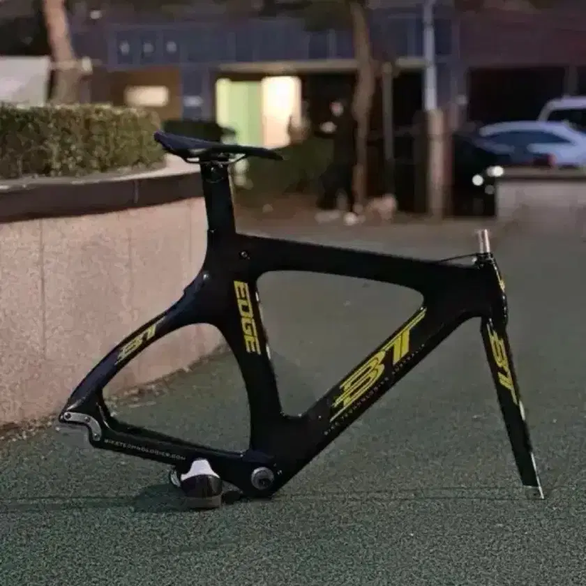 BT EDGE トラックフレーム