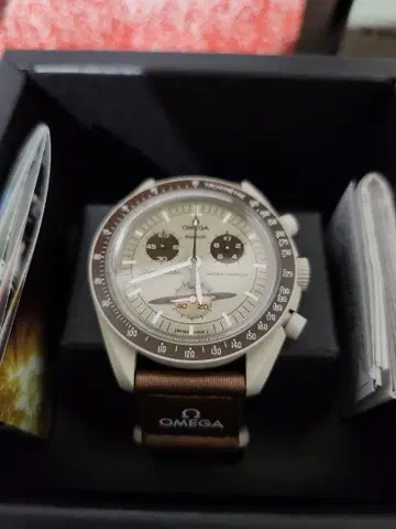 OMEGA x SWATCH MISSION TO SATURN