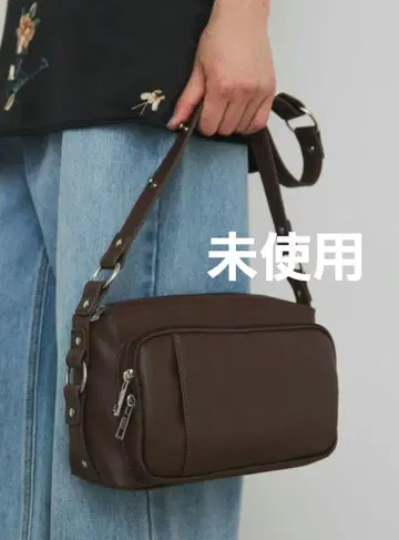 미사용 un/neu 아웃 포켓 링 스퀘어 숄더 다크 브라운