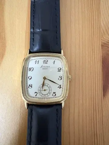 Seiko avenue 스퀘어 빈티지 쿼츠 Timex citizen