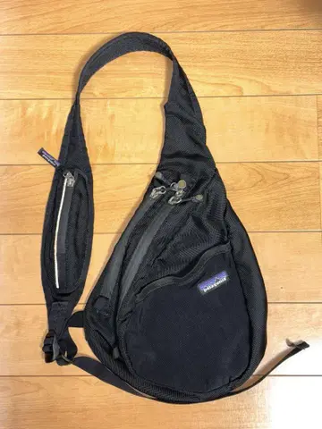 [patagonia] 구형 atom 아톰 원숄더 슬링백