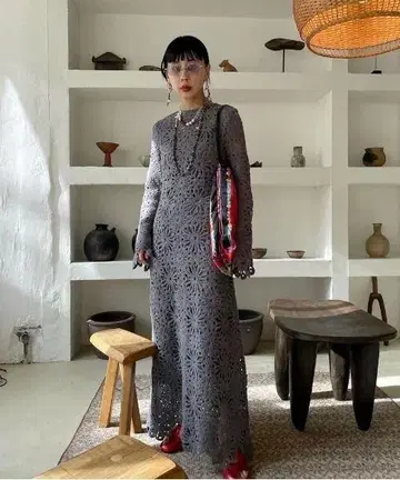 MEDI FLOWER SAINT LACE DRESS AMERI