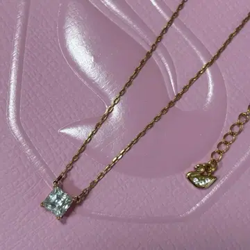 Swarovski Stilla Attract 펜던트