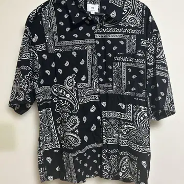 H&M 반다나 패턴 반팔 셔츠