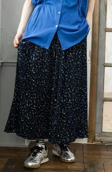니코앤드 테로 주름 와이드 팬츠 네이비 도트 시착 정도