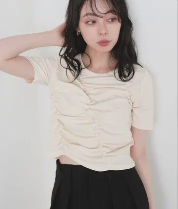 LIAN 셔링 개더 T셔츠
