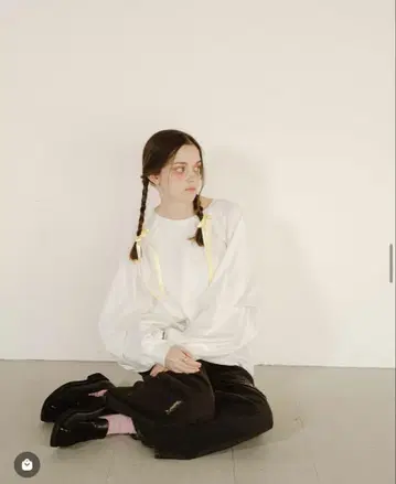 pinue 택 슬리브 롱T 화이트