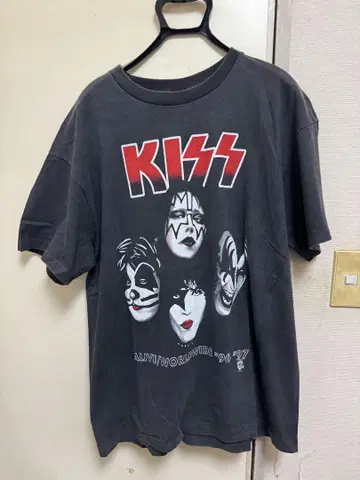 KISS 양면 프린트 빈티지 티셔츠 로제 착용
