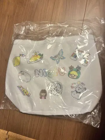 Niziu step and a step 토트백