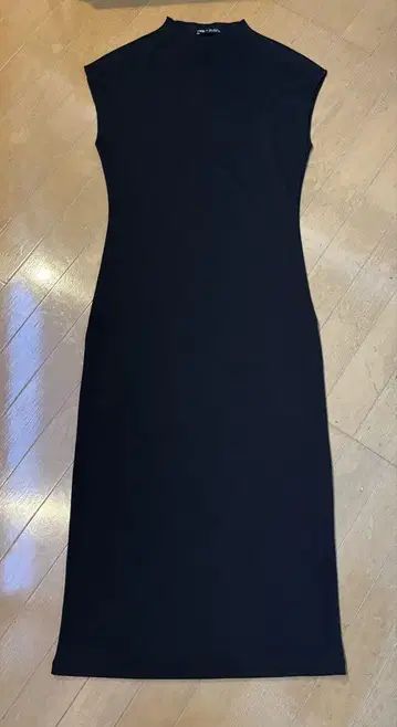 [ ZARA ] 미사용 블랙 슬리브리스 롱 원피스 L