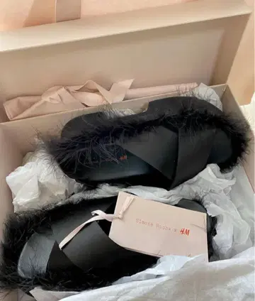 Simone Rocha H&M 블랙 페더 샌들