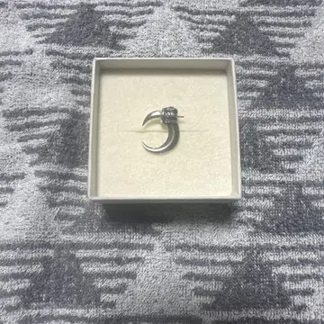 실버 크레센트 문 귀걸이(한쪽)