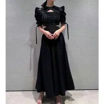 스위칭 데콜테 오픈 원피스 블랙 블랙
