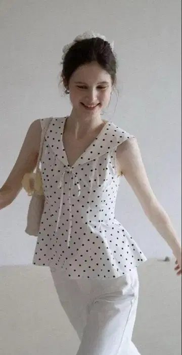 EGGKA 물방울 세일러 칼라 블라우스 도트 슬리브리스