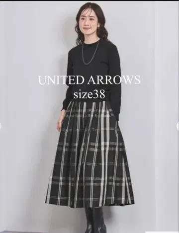 UNITED ARROWS 체크 무늬 플레어 스커트 38