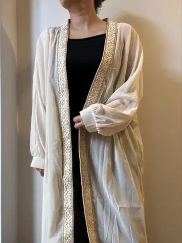 쉬폰 롱 가디건 인도 자수 리본 시어 소재