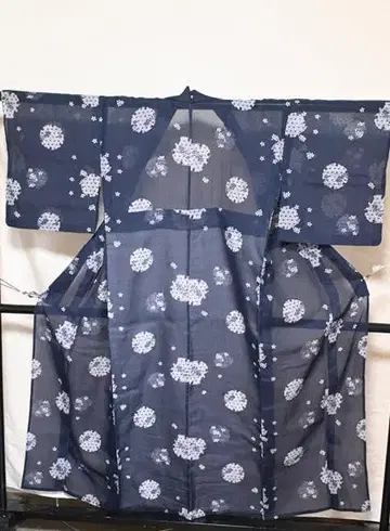 여름 아이템 블랙 계열 옷감 덧댐 코몬 순수 실크 배트 카라 설륜문