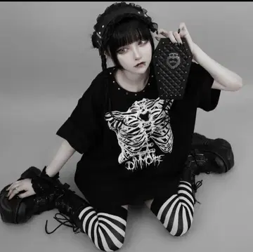 DimMoire [딤모아르] 스켈레톤 프린트 T셔츠 블랙