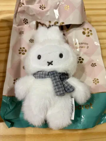 VIPO x 미피 마카롱 시리즈 봉제 인형 키링 화이트