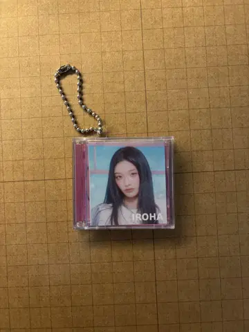 ILLIT 이로하 IROHA 키링