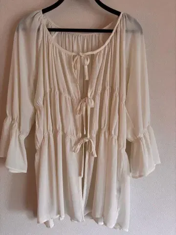 아이보리 오부 소매 튜닉