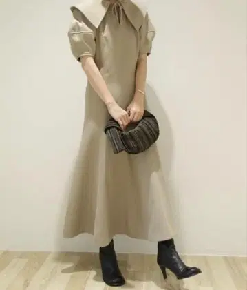 Mila owen 카라 구축 슬리브 플레어 원피스