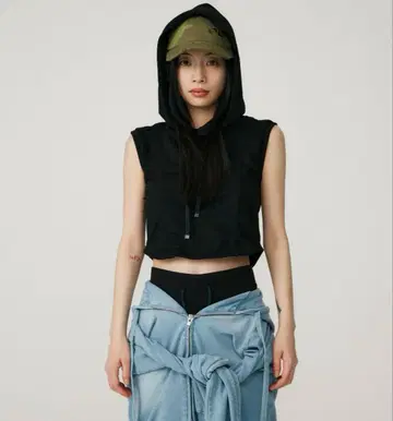BEEDEN VEST STUDS HOODIE