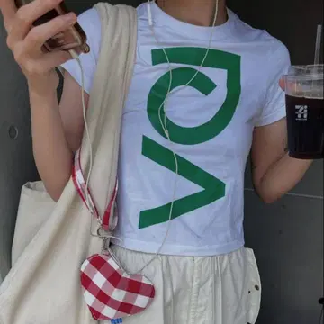 yurika akutsu don't tell anyone S/S TEE