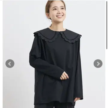 yori 스캘럽 칼라 티셔츠 블랙