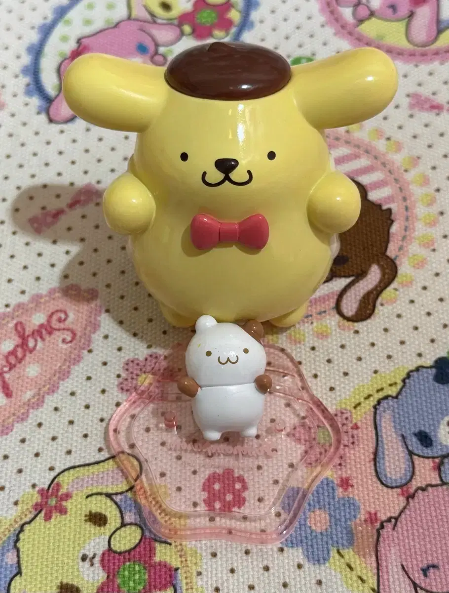 Pompompurin Muffin Figure