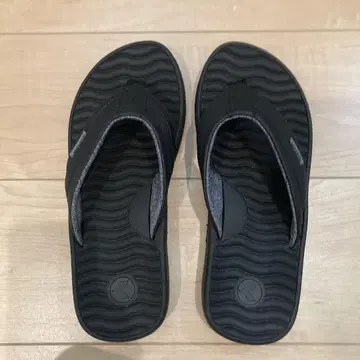 KUSTOM 블랙 비치 샌들