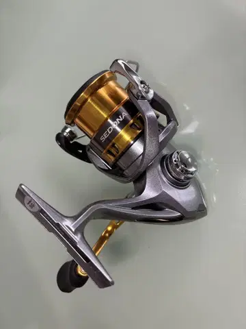 Shimano Sedona 2500S 스피닝 릴