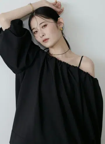LARUTA 볼륨 벌룬 소매 블라우스