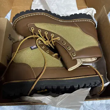 [새상품] Danner Light 카키 US7.5