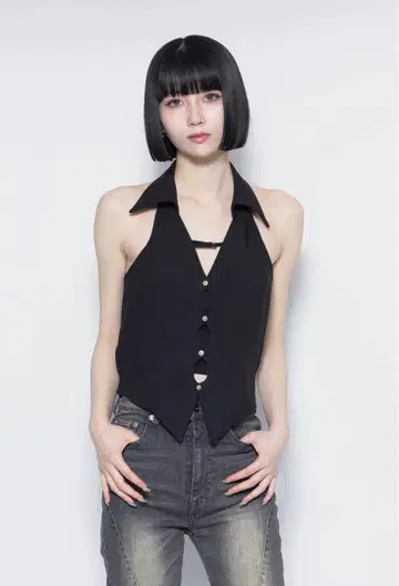 Theredthread S cutting halter shirt