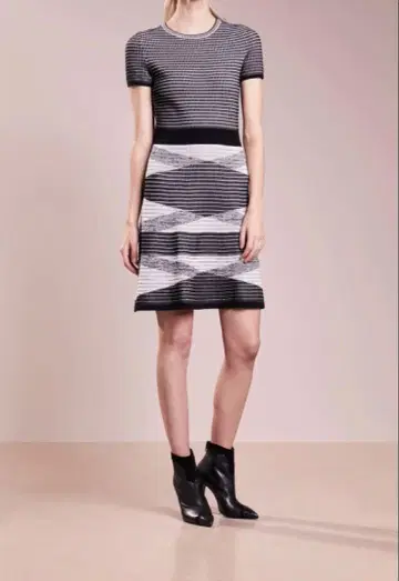 HUGO BOSS 원피스 M 사이즈 모노톤