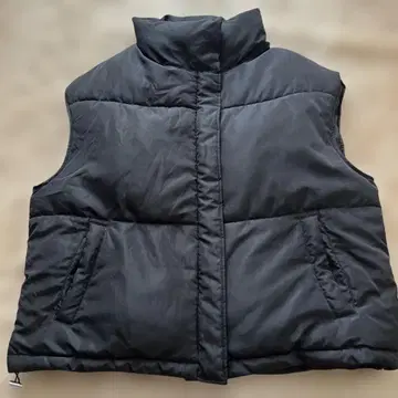 Attitude Makes Style 블랙 다운 베스트