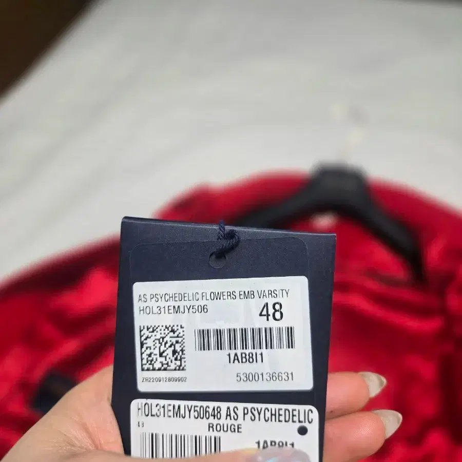 LOUIS VUITTON | 루이비통 Louis Vuitton Kusama Varsity #루이비통,#바시티,#루이비통쿠사마 on  Bunjang Global Site.