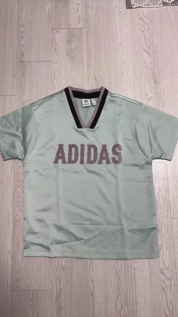 adidas V넥 헤이세이 갸루 Y2K