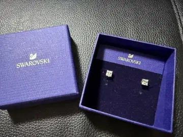 Swarovski 크리스탈 스퀘어 귀걸이 양쪽 귀용