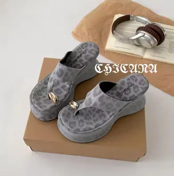통굽 샌들 표범 무늬 그레이 계열 25cm