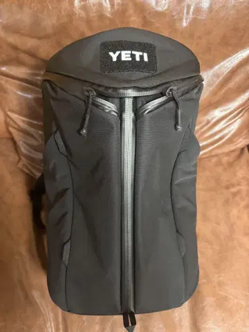 YETI 블랙 풀 지퍼 백팩