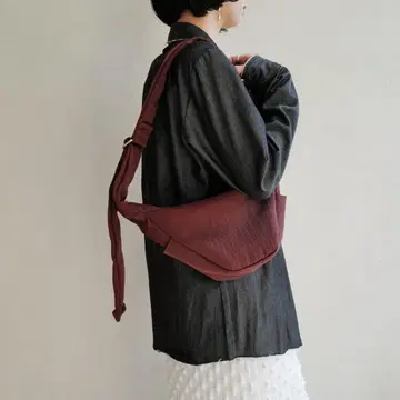 ANNIE PUFFER MINI MOON BAG CERATO BRIGHT