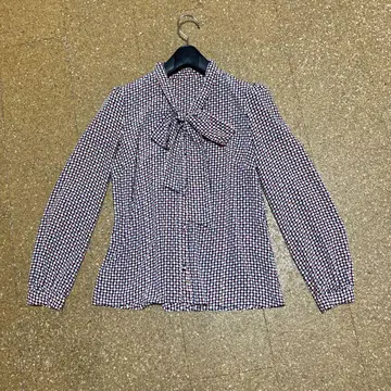 새상품급 아나이 보타이 블라우스