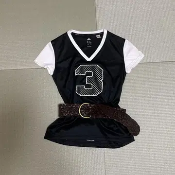 adidas 피치T 헤이세이 갸루 y2k 해외 걸 그런지 맥브링