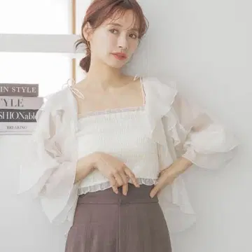 새상품! mysty woman 러플 블라우스 캐미 SET