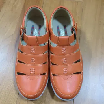 YONEX 파워 쿠션 샌들 23.5