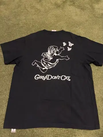 Girls Don't Cry Angel tee L 사이즈