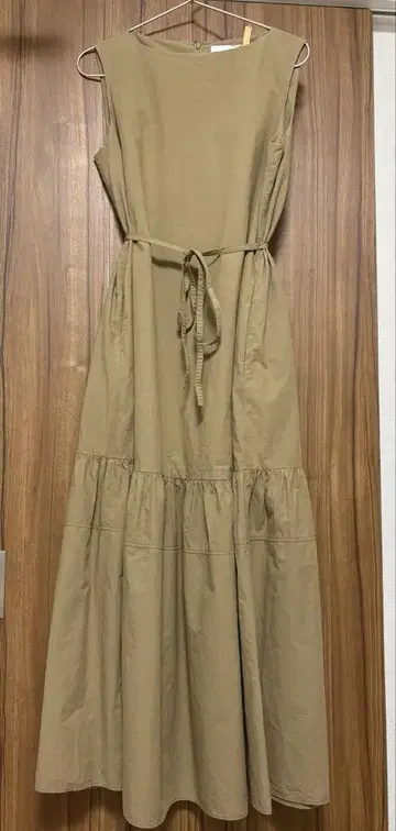 UNITED ARROWS 카키 슬리브리스 원피스